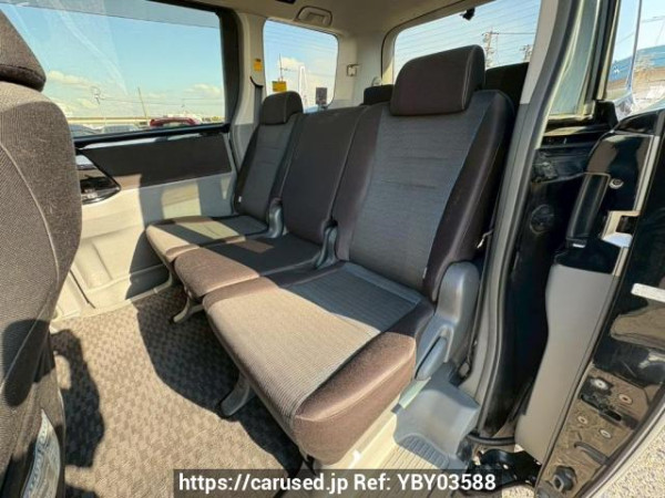 Used 2008 AT toyota voxy ZRR70W Image[15]