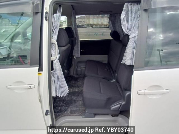 Used 2005 AT toyota noah AZR60G Image[16]