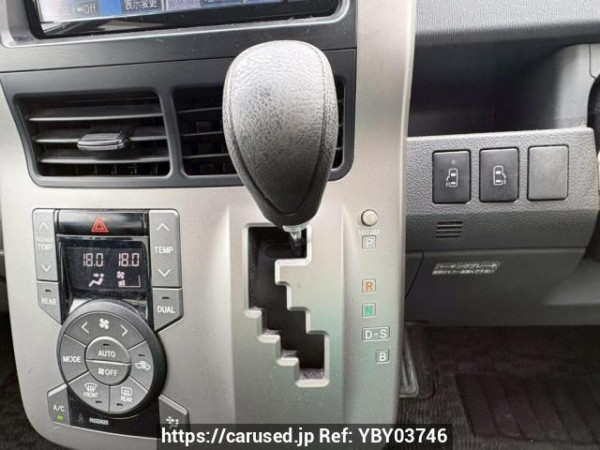 Used 2009 AT toyota noah ZRR70G Image[23]