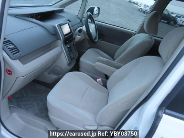 Used 2010 AT toyota noah ZRR70G Image[16]