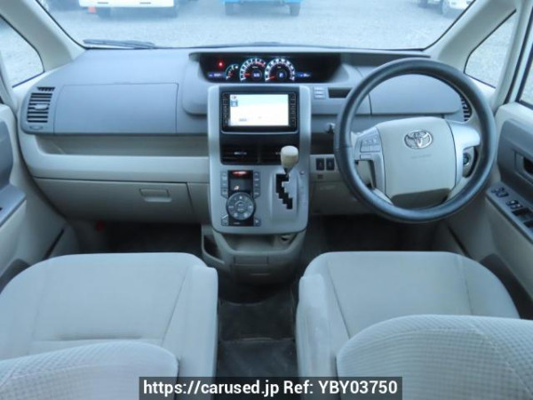 Used 2010 AT toyota noah ZRR70G Image[24]