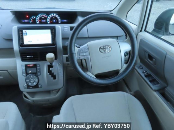 Used 2010 AT toyota noah ZRR70G Image[26]