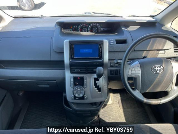 Used 2009 AT toyota noah ZRR75G Image[17]