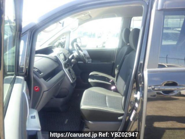 Used 2009 AT toyota voxy ZRR70W Image[11]
