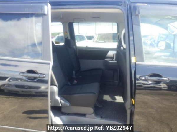 Used 2009 AT toyota voxy ZRR70W Image[14]