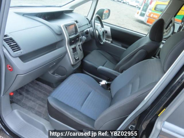 Used 2009 AT toyota voxy ZRR70W Image[16]