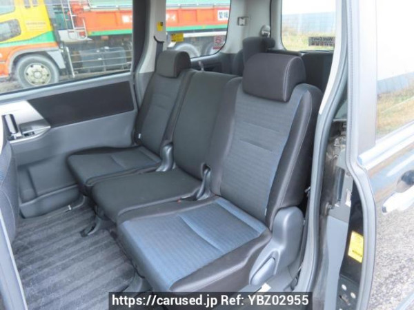 Used 2009 AT toyota voxy ZRR70W Image[21]