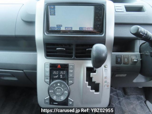 Used 2009 AT toyota voxy ZRR70W Image[30]