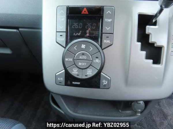 Used 2009 AT toyota voxy ZRR70W Image[32]