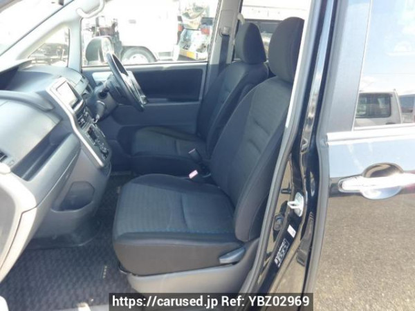 Used 2009 AT toyota voxy ZRR70W Image[14]
