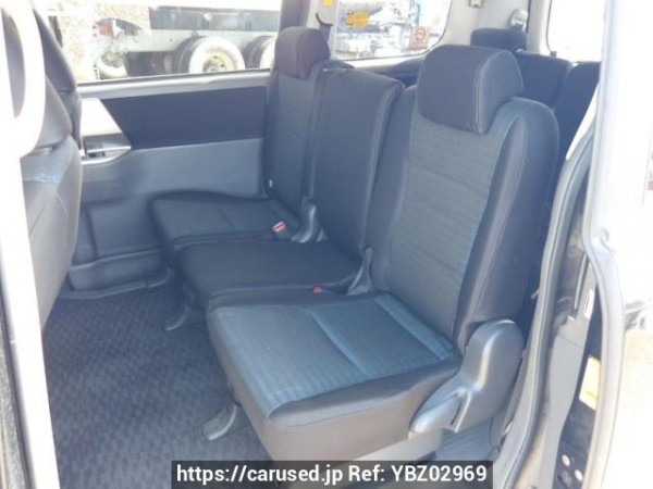 Used 2009 AT toyota voxy ZRR70W Image[16]