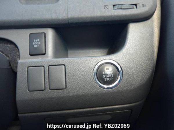 Used 2009 AT toyota voxy ZRR70W Image[22]