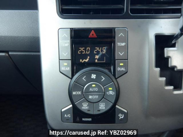 Used 2009 AT toyota voxy ZRR70W Image[25]
