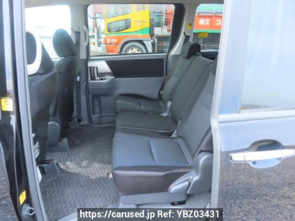 Used 2009 AT toyota voxy ZRR70W Image[21]