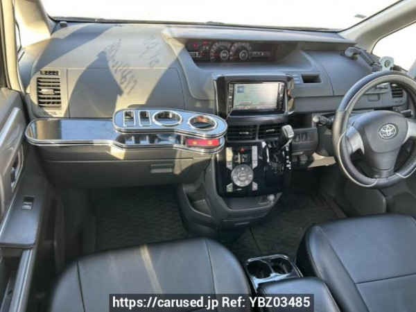 Used 2009 AT toyota noah ZRR70W Image[18]
