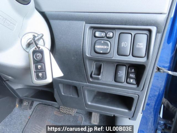 Used 2004 AT toyota sienta NCP85G Image[32]