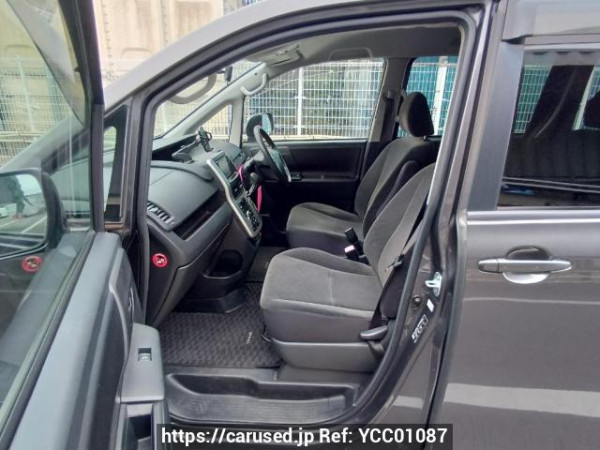 Used 2010 AT toyota noah ZRR70G Image[14]