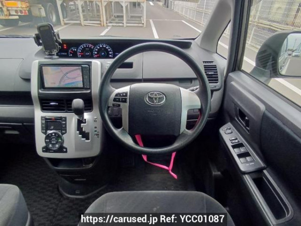 Used 2010 AT toyota noah ZRR70G Image[20]