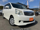Toyota Noah ZRR70G