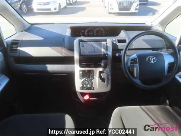 Used 2011 CVT toyota noah ZRR70 Image[11]