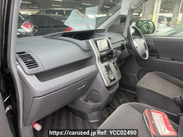 Used 2007 AT toyota noah ZRR70G Image[5]