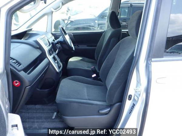 Used 2011 AT toyota noah ZRR70G Image[13]