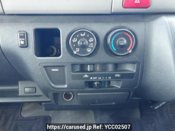 Used 2006 AT toyota hiace-wagon TRH214W Image[31]