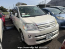 Toyota Noah AZR60G