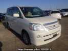 Toyota Noah AZR60G