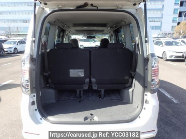 Used 2007 AT toyota voxy ZRR70W Image[6]
