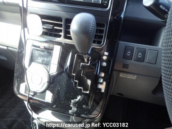 Used 2007 AT toyota voxy ZRR70W Image[22]