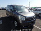 Toyota Noah ZRR70G