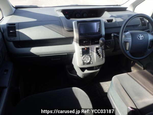 Used 2009 AT toyota noah ZRR70G Image[15]