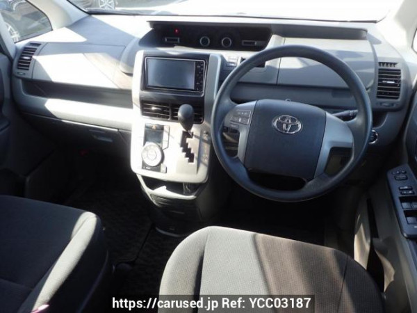 Used 2009 AT toyota noah ZRR70G Image[16]
