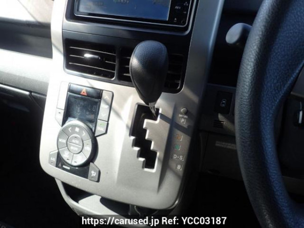Used 2009 AT toyota noah ZRR70G Image[22]