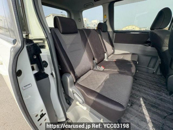 Used 2008 AT toyota noah ZRR70W Image[15]