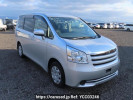 Toyota Noah ZRR70G