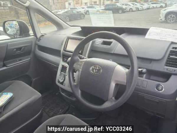 Used 2009 AT toyota noah ZRR70G Image[13]