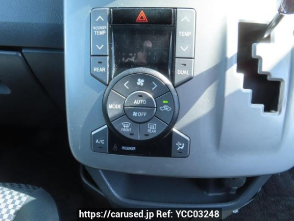 Used 2009 AT toyota noah ZRR70W Image[30]