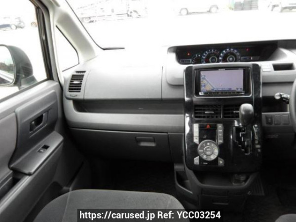 Used 2007 AT toyota noah ZRR70G Image[16]