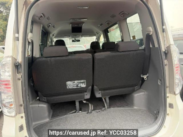 Used 2008 AT toyota voxy ZRR70W Image[9]