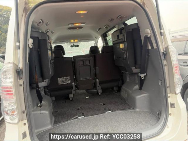 Used 2008 AT toyota voxy ZRR70W Image[10]