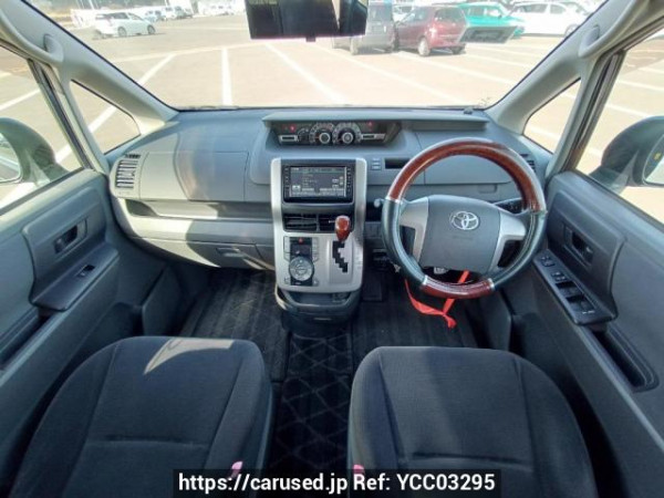 Used 2009 AT toyota noah ZRR70G Image[18]