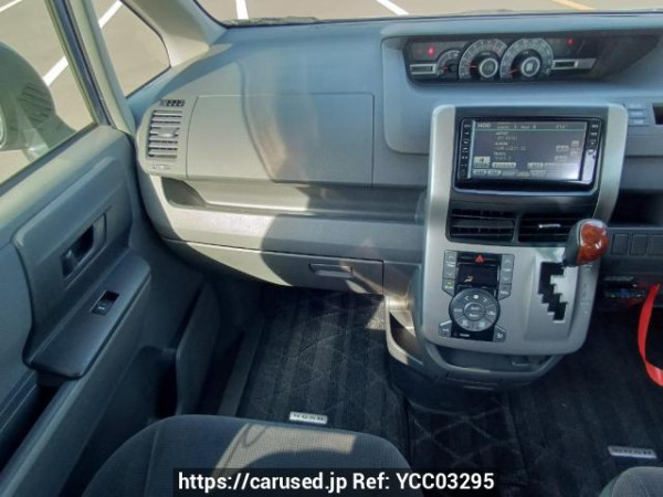 Used 2009 AT toyota noah ZRR70G Image[19]