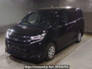 Toyota Noah ZRR80G