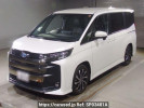 Toyota Noah ZWR90W
