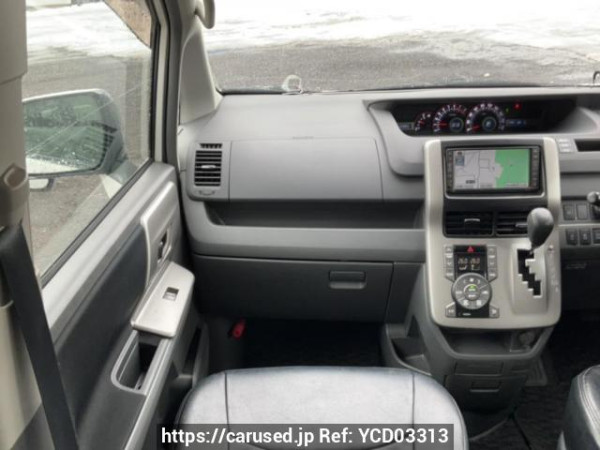 Used 2007 AT toyota noah ZRR75W Image[18]