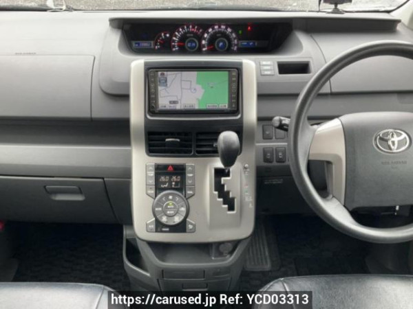 Used 2007 AT toyota noah ZRR75W Image[22]