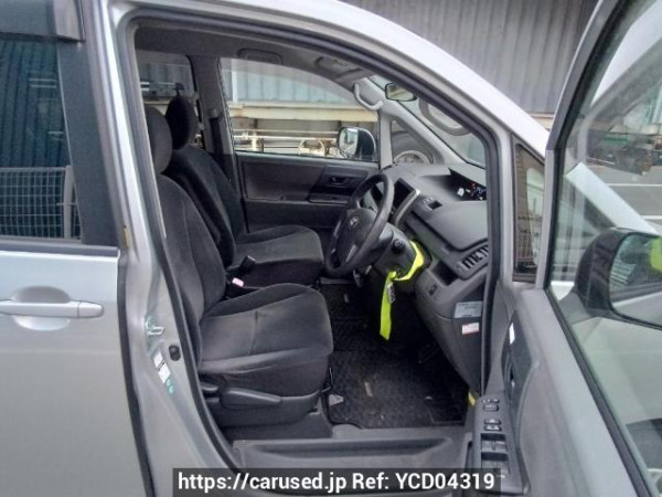 Used 2009 AT toyota noah ZRR75G Image[13]