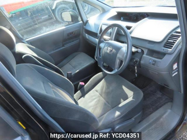 Used 2007 AT toyota noah ZRR70G Image[14]